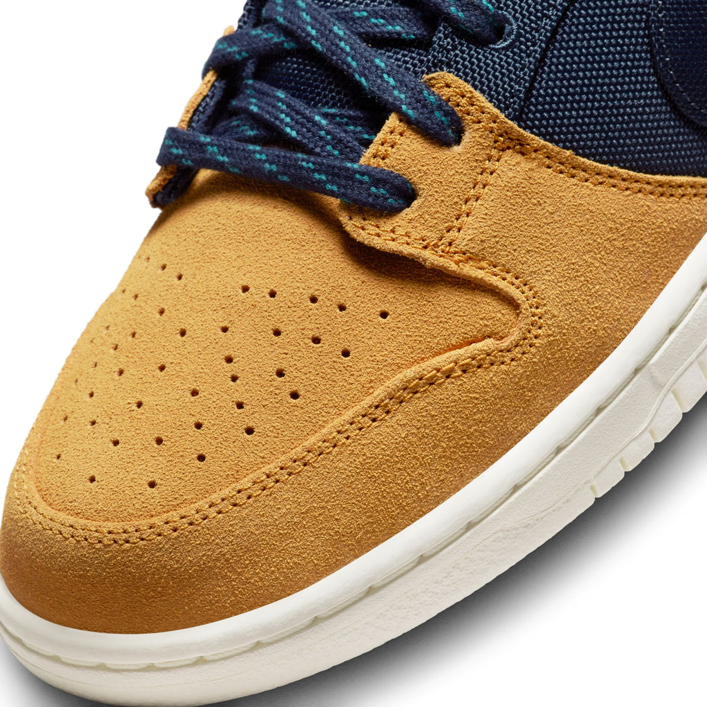 Nike SB | Dunk Low Pro Premium Skateboard Shoe | Midnight Navy